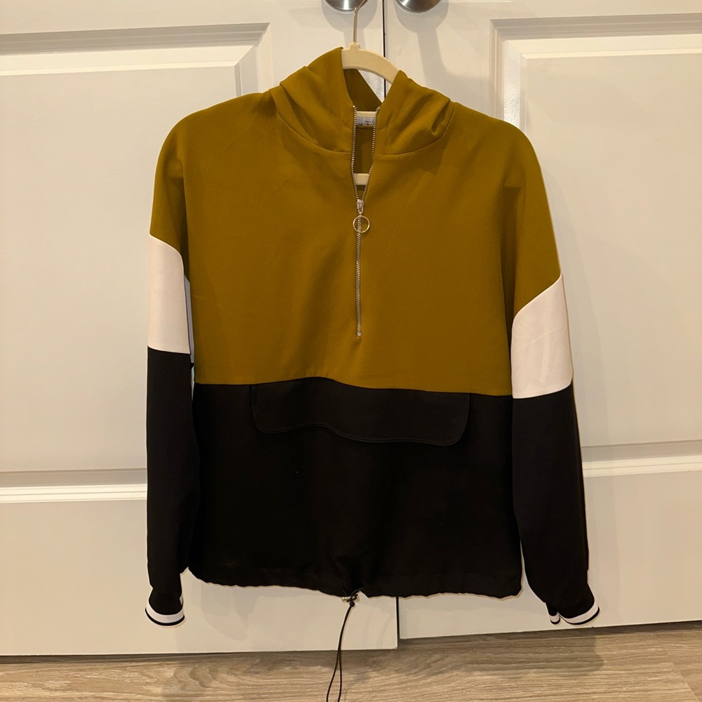Zara green, white, black light jacket with 3/4 zipper